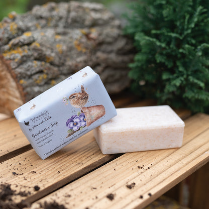 Wrendale Gardeners Soap - Pottering About (Pine & Sandalwood)