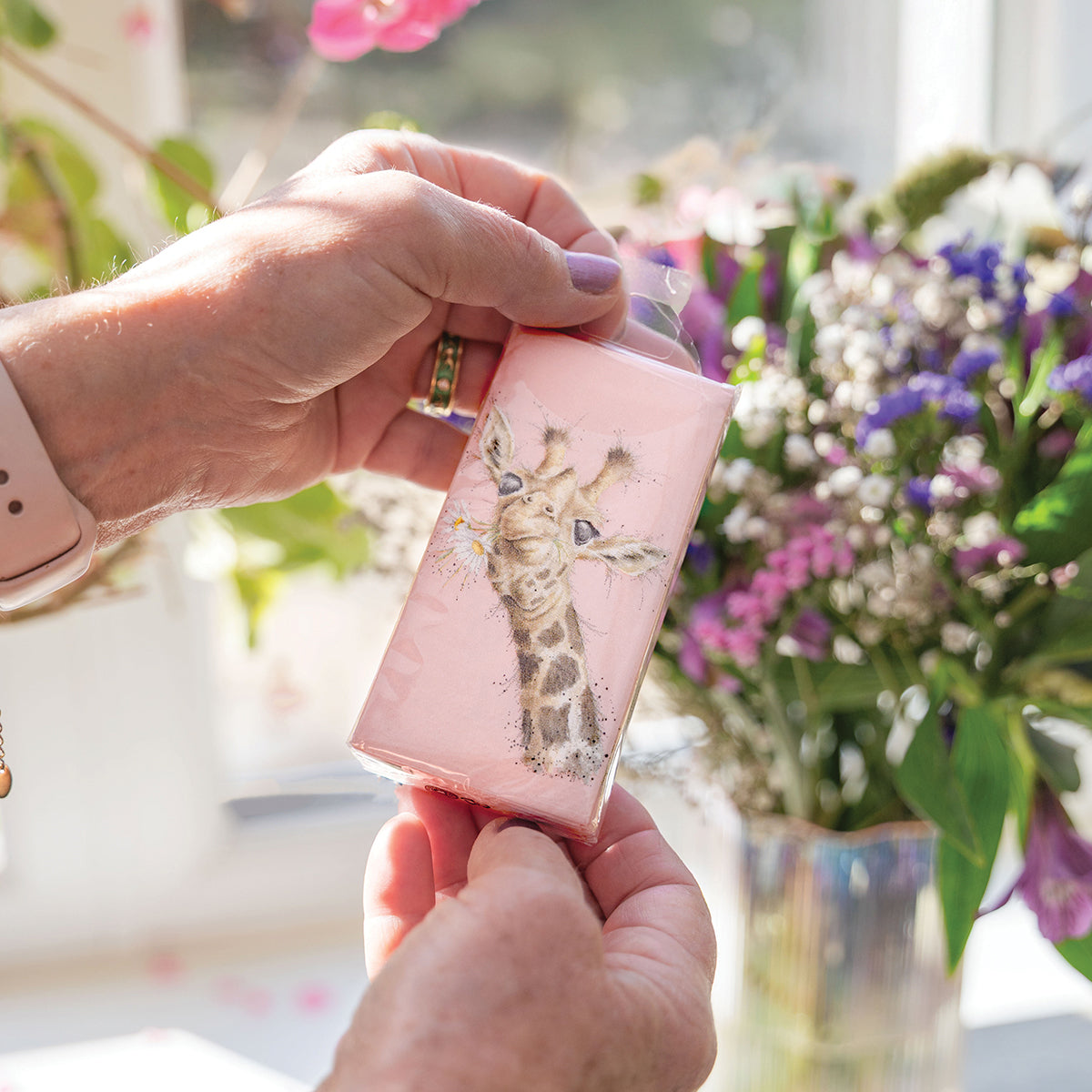 Wrendale Giraffe Pocket Tissues - Flowers