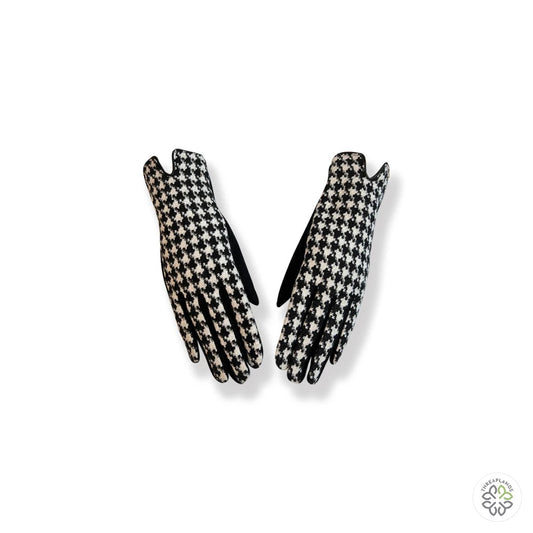 Couthie Ladies Gloves - Dog Tooth [optimised-1040-watermarked]