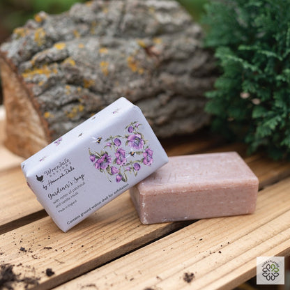 Wrendale Gardeners Soap - New Bee-ginnings [optimised-1040-watermarked]