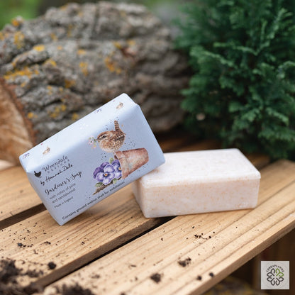 Wrendale Gardeners Soap - Pottering About (Pine & Sandalwood) [optimised-1040-watermarked]