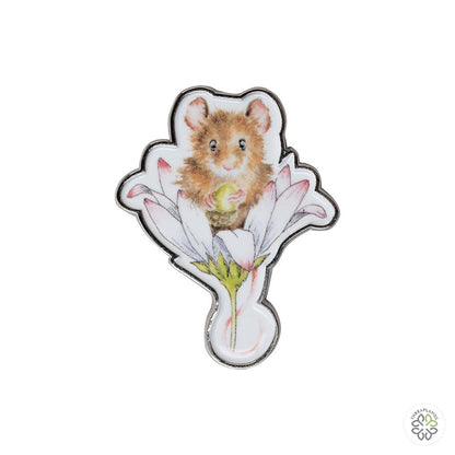 Wrendale Mouse Pin Badge - Oops A Daisy [optimised-1040-watermarked]